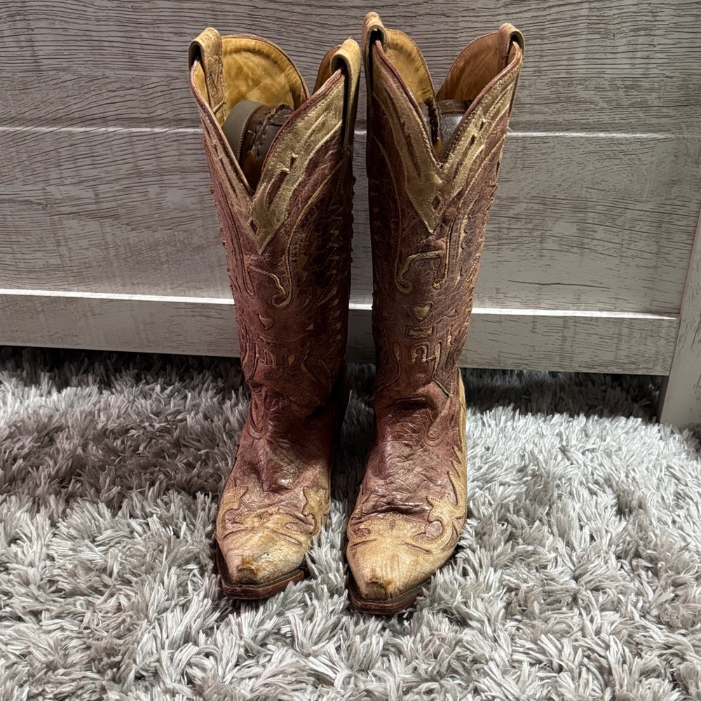 Women’s Two-Tone Brown Distressed Western Heeled Boots